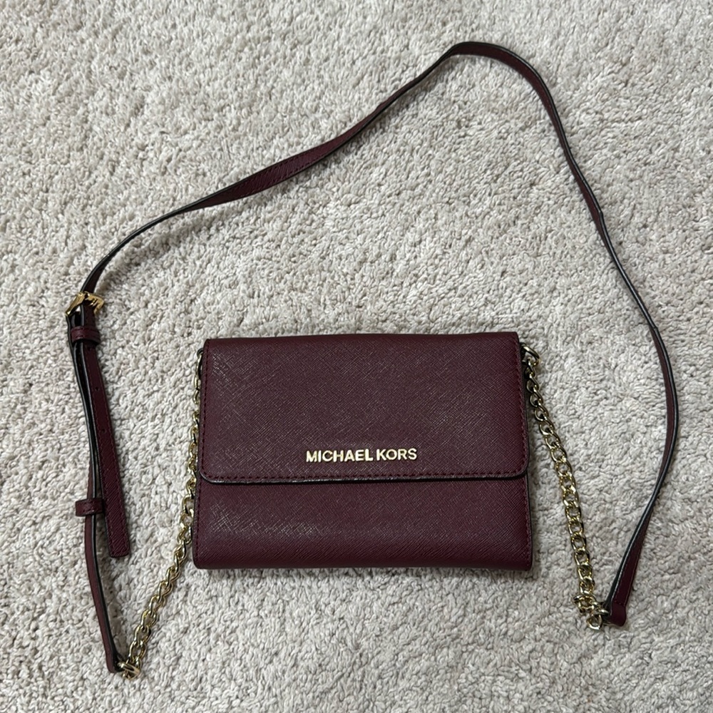 BURGUNDY MICHAEL KORS CROSSBODY PURSE